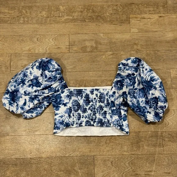 Abercrombie & Fitch Blue Floral Puff Sleeve Crop Top - Size Small - Picture 4 of 4